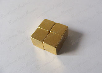 China Los imanes del bloque del neodimio del cubo cubrieron el oro N35 5 * 5 * 5 grado cent3igrado del milímetro 80 proveedor