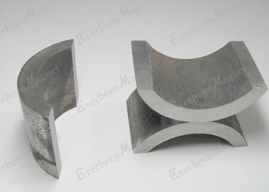 China Imanes del cobalto del samario del arco con la magnetización del grueso anti - desmagnetización distribuidor